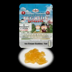 “Tegridy Extracts Ice Cream Cookies shatter concentrate featuring translucent light golden shatter with a clear glass-like appearance and stable texture.”